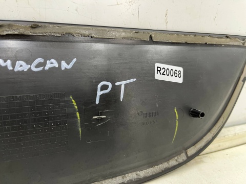 Listwa Porsche Macan 14r.- prawa tylna dolna nakładka drzwi prawy tył 95b839890r Listwa Porsche Macan 14r.- prawa tylna dolna nakładka drzwi prawy tył 95b839890r