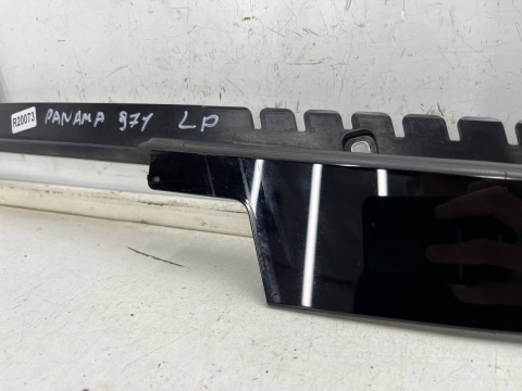 Listwa Porsche Panamera II 971 16-23r. LEWA przednia nakładka osłona słupka drzwi przednich lewy przód 971853183a Listwa Porsche Panamera II 971 16-23r. LEWA przednia nakładka osłona słupka drzwi przednich lewy przód 971853183a
