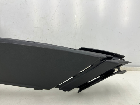 Zderzak przedni Audi A4 B9 Allroad lift 19r.- listwa przód spoiler narożnik zderzaka prawy przedni 8W0807062B Zderzak przedni Audi A4 B9 Allroad lift 19r.- listwa przód spoiler narożnik zderzaka prawy przedni 8W0807062B