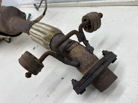 Kolektor wydechowy Ford C-Max MK1 CMax Mk1 Ford Focus MK2 03-10r. 2.0b Benzyna katalizator pełny siatka 4m51-5f297-ra t2a1a Kolektor wydechowy Ford C-Max MK1 CMax Mk1 Ford Focus MK2 03-10r. 2.0b Benzyna katalizator pełny siatka 4m51-5f297-ra t2a1a