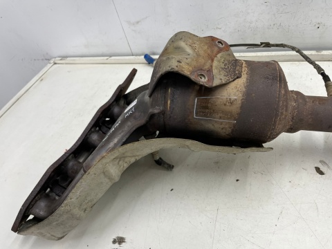 Kolektor wydechowy Ford C-Max MK1 CMax Mk1 Ford Focus MK2 03-10r. 2.0b Benzyna katalizator pełny siatka 4m51-5f297-ra t2a1a Kolektor wydechowy Ford C-Max MK1 CMax Mk1 Ford Focus MK2 03-10r. 2.0b Benzyna katalizator pełny siatka 4m51-5f297-ra t2a1a