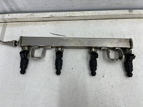 Listwa wtryskowa Ford S-Max Mondeo Galaxy C-max Focus Volvo C30 S40 S80 V50 V70 2.0b wtryski 4m5g-9d280-db 0280156154 1s7g-ga Listwa wtryskowa Ford S-Max Mondeo Galaxy C-max Focus Volvo C30 S40 S80 V50 V70 2.0b wtryski 4m5g-9d280-db 0280156154 1s7g-ga