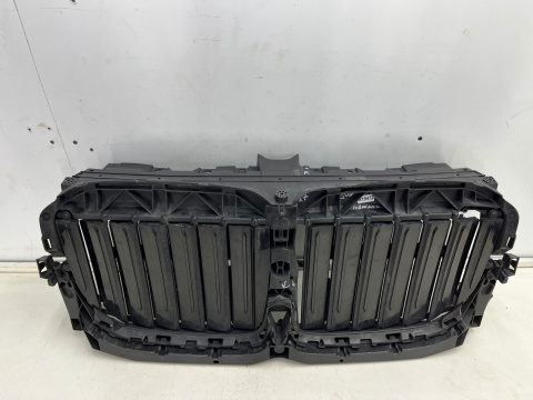 Pas przedni BMW X7 G07 18r.- wzmocnienie czołowe ramka atrapy grilla żaluzja kierownica powietrza oryginalna 22677510 Pas przedni BMW X7 G07 18r.- wzmocnienie czołowe ramka atrapy grilla żaluzja kierownica powietrza oryginalna 22677510