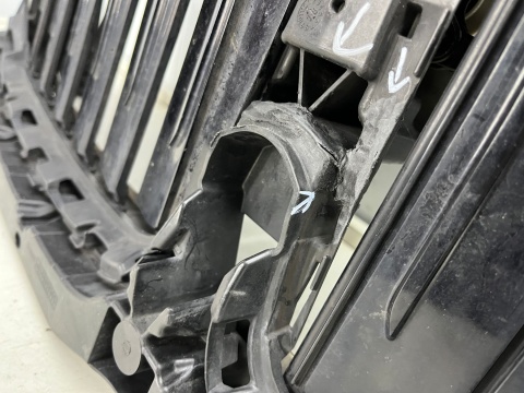 Pas przedni BMW X7 G07 18r.- wzmocnienie czołowe ramka atrapy grilla żaluzja kierownica powietrza oryginalna 22677510 Pas przedni BMW X7 G07 18r.- wzmocnienie czołowe ramka atrapy grilla żaluzja kierownica powietrza oryginalna 22677510