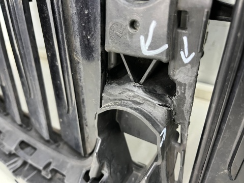 Pas przedni BMW X7 G07 18r.- wzmocnienie czołowe ramka atrapy grilla żaluzja kierownica powietrza oryginalna 22677510 Pas przedni BMW X7 G07 18r.- wzmocnienie czołowe ramka atrapy grilla żaluzja kierownica powietrza oryginalna 22677510