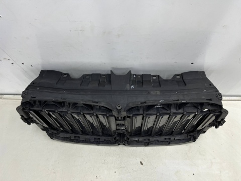 Pas przedni BMW X7 G07 18r.- wzmocnienie czołowe ramka atrapy grilla żaluzja kierownica powietrza oryginalna 22677510 Pas przedni BMW X7 G07 18r.- wzmocnienie czołowe ramka atrapy grilla żaluzja kierownica powietrza oryginalna 22677510