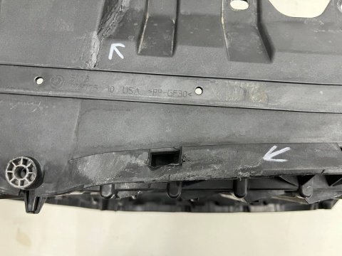 Pas przedni BMW X7 G07 18r.- wzmocnienie czołowe ramka atrapy grilla żaluzja kierownica powietrza oryginalna 22677510 Pas przedni BMW X7 G07 18r.- wzmocnienie czołowe ramka atrapy grilla żaluzja kierownica powietrza oryginalna 22677510