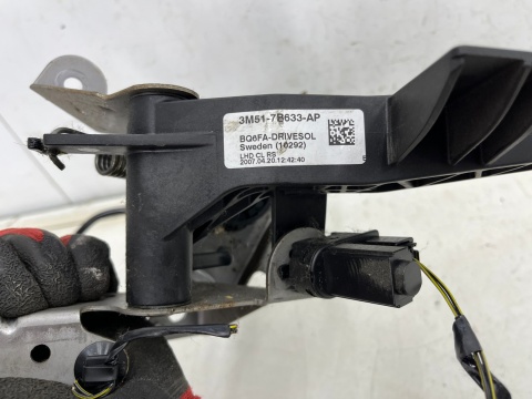 Pedał sprzęgła Ford C-Max CMax Mk1 03-10r. pompa sprzęgła wysprzęglik czujnik 3m51-7a543-af 3m51-7b633-ap Pedał sprzęgła Ford C-Max CMax Mk1 03-10r. pompa sprzęgła wysprzęglik czujnik 3m51-7a543-af 3m51-7b633-ap