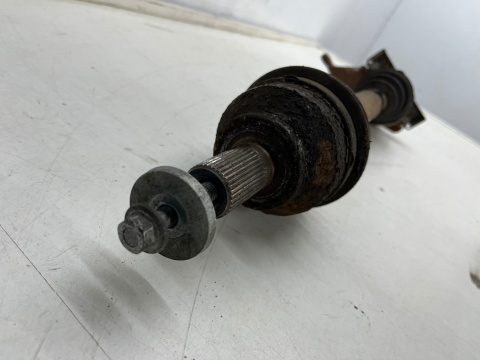 Półoś Volvo C30 C70 S40 V50 Ford C-max MK1 Focus MK2 03-12r. 2.0b PRAWA przednia półoś napędowa długa prawy przód 3m51-3b436-kh Półoś Volvo C30 C70 S40 V50 Ford C-max MK1 Focus MK2 03-12r. 2.0b PRAWA przednia półoś napędowa długa prawy przód 3m51-3b436-kh