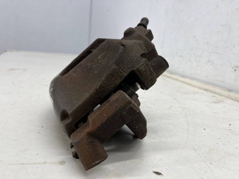 Zacisk hamulcowy Volvo C30 C70 S40 V40 V50 Ford C-max MK1 Focus MK2 Kuga 03-12r. PRAWY przedni jarzmo prawy przód Zacisk hamulcowy Volvo C30 C70 S40 V40 V50 Ford C-max MK1 Focus MK2 Kuga 03-12r. PRAWY przedni jarzmo prawy przód