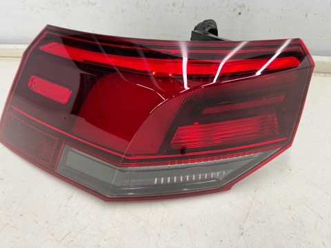 Lampa VW Golf 8 VIII HB 5Drzwi 19r.- lewa tylna oryginalna lewy tył 5h0945095c Lampa VW Golf 8 VIII HB 5Drzwi 19r.- lewa tylna oryginalna lewy tył 5h0945095c