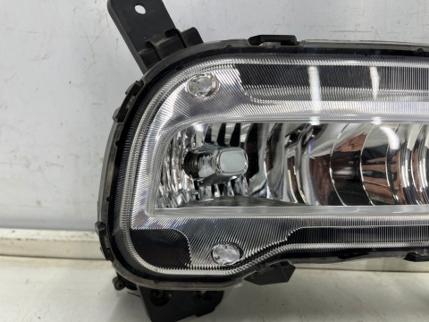 Lampa reflektor Hyundai H1 II H-1 II H200 Starex TQ LIFT 17-23r. PRAWY przedni halogen swiatło przeciwmgielne oryginalne Lampa reflektor Hyundai H1 II H-1 II H200 Starex TQ LIFT 17-23r. PRAWY przedni halogen swiatło przeciwmgielne oryginalne