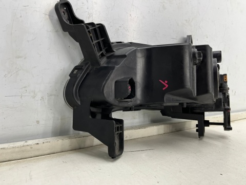 Lampa reflektor Hyundai H1 II H-1 II H200 Starex TQ LIFT 17-23r. PRAWY przedni halogen swiatło przeciwmgielne oryginalne Lampa reflektor Hyundai H1 II H-1 II H200 Starex TQ LIFT 17-23r. PRAWY przedni halogen swiatło przeciwmgielne oryginalne