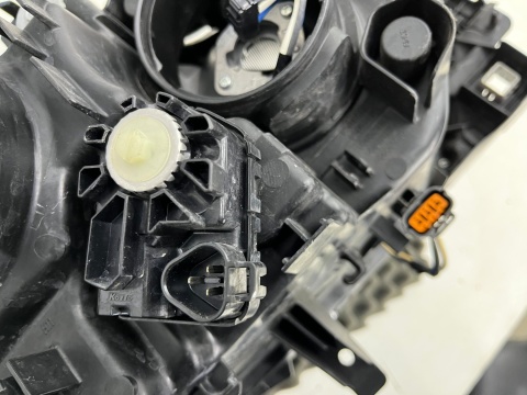 Lampa reflektor Mazda CX3 CX-3 14-21r. lewa przednia SOCZEWKA lewy przód zwykła d10e-51040 Lampa reflektor Mazda CX3 CX-3 14-21r. lewa przednia SOCZEWKA lewy przód zwykła d10e-51040