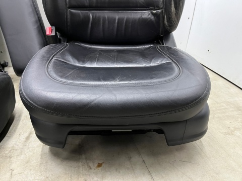 Fotele Hyundai Grandeur IV 05-11r. kanapa skóra KOMPLET elektryczne podgrzewane z pamięcią AIRBAGami EUROPA Fotele Hyundai Grandeur IV 05-11r. kanapa skóra KOMPLET elektryczne podgrzewane z pamięcią AIRBAGami EUROPA