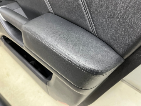 Tapicerka Hyundai Grandeur IV 05-11r. boczki drzwi KOMPLET prawy lewy tył przód boczek Tapicerka Hyundai Grandeur IV 05-11r. boczki drzwi KOMPLET prawy lewy tył przód boczek