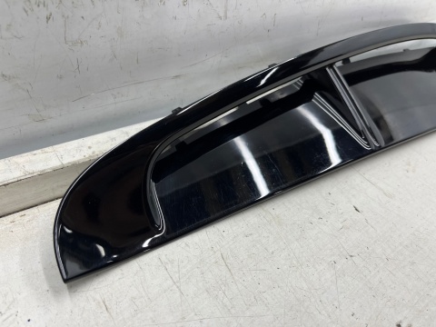 Listwa Porsche Panamera II 971 16-23r. LEWA kratka błotnika zaślepka nakładka 971854775 Listwa Porsche Panamera II 971 16-23r. LEWA kratka błotnika zaślepka nakładka 971854775