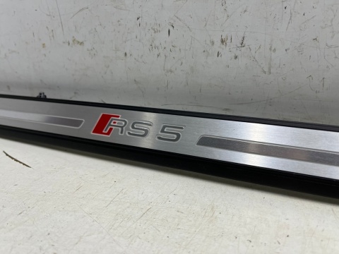 Nakładka progu Audi RS5 II 8w F5 17-24r. lewa listwa progowa wewnętrzna LED podświetlana 8w6947417b Nakładka progu Audi RS5 II 8w F5 17-24r. lewa listwa progowa wewnętrzna LED podświetlana 8w6947417b