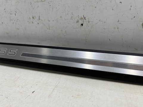 Nakładka progu Audi RS5 II 8w F5 17-24r. lewa listwa progowa wewnętrzna LED podświetlana 8w6947417b Nakładka progu Audi RS5 II 8w F5 17-24r. lewa listwa progowa wewnętrzna LED podświetlana 8w6947417b