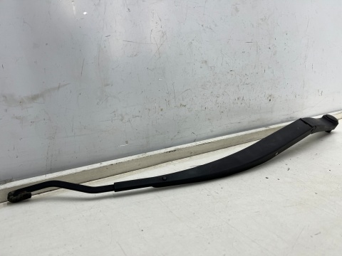 Ramię wycieraczki Hyundai Grandeur IV 05-11r. PRAWA strona pasażera prawy przód Ramię wycieraczki Hyundai Grandeur IV 05-11r. PRAWA strona pasażera prawy przód