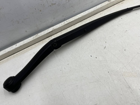 Ramię wycieraczki Hyundai Grandeur IV 05-11r. PRAWA strona pasażera prawy przód Ramię wycieraczki Hyundai Grandeur IV 05-11r. PRAWA strona pasażera prawy przód