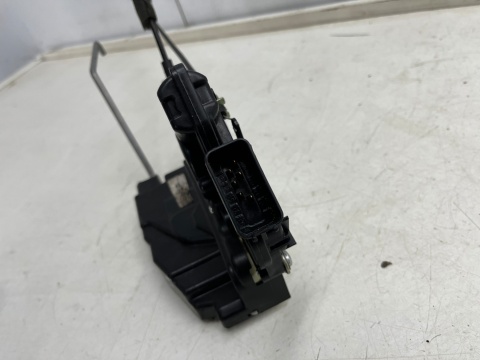 Zamek drzwi Mazda 5 Premacy 05-10r. prawy przedni zamek drzwi 6 pin prawy przód b82-b84-r1 Zamek drzwi Mazda 5 Premacy 05-10r. prawy przedni zamek drzwi 6 pin prawy przód b82-b84-r1