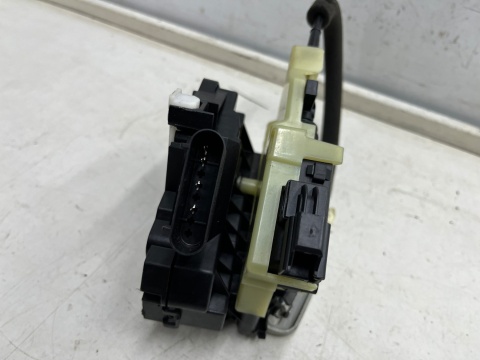Zamek klapy bagażnika Ford EcoSport MK2 16-22r. silniczek mechanizm gn15-a404w17-ad Zamek klapy bagażnika Ford EcoSport MK2 16-22r. silniczek mechanizm gn15-a404w17-ad