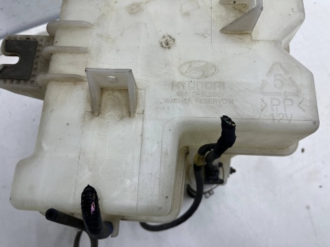 Zbiorniczek spryskiwaczy Hyundai Grandeur IV 05-11r. dwie pompki na KSENON XENON 98610-3l200 Zbiorniczek spryskiwaczy Hyundai Grandeur IV 05-11r. dwie pompki na KSENON XENON 98610-3l200