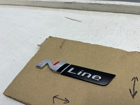 Znaczek Hyundai N-Line znaczek emblemat 22x111 mm. ORYGNALNY na błotnik lub klapę Znaczek Hyundai N-Line znaczek emblemat 22x111 mm. ORYGNALNY na błotnik lub klapę