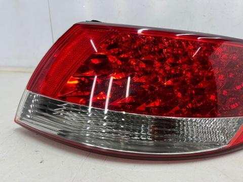 Lampa Hyundai Grandeur IV 05-10r. prawa tylna LED w błotnik ORYGINALNA prawy tył Europa 92402-3lo Lampa Hyundai Grandeur IV 05-10r. prawa tylna LED w błotnik ORYGINALNA prawy tył Europa 92402-3lo