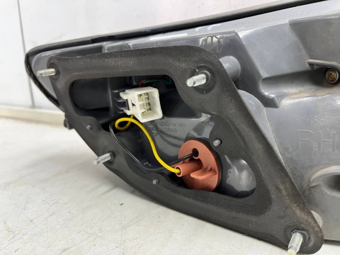 Lampa Hyundai Grandeur IV 05-10r. prawa tylna LED w błotnik ORYGINALNA prawy tył Europa 92402-3lo Lampa Hyundai Grandeur IV 05-10r. prawa tylna LED w błotnik ORYGINALNA prawy tył Europa 92402-3lo