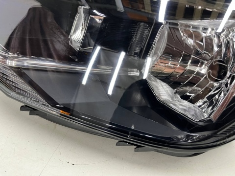 Lampa reflektor VW Caddy III 3 Lift 15-20r. LEWA przednia zwykła H4 w21/5w h21w lewy przód 2k1941015b Lampa reflektor VW Caddy III 3 Lift 15-20r. LEWA przednia zwykła H4 w21/5w h21w lewy przód 2k1941015b
