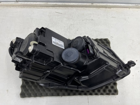 Lampa reflektor VW Caddy III 3 Lift 15-20r. LEWA przednia zwykła H4 w21/5w h21w lewy przód 2k1941015b Lampa reflektor VW Caddy III 3 Lift 15-20r. LEWA przednia zwykła H4 w21/5w h21w lewy przód 2k1941015b
