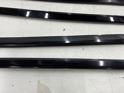 Listwa dachowa Hyundai Grandeur IV 05-11r. dachowa prawa lewa nakładka listwa zgarniająca szyby przedniej KOMPLET Listwa dachowa Hyundai Grandeur IV 05-11r. dachowa prawa lewa nakładka listwa zgarniająca szyby przedniej KOMPLET
