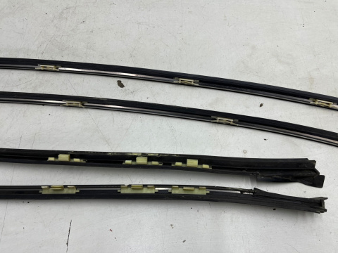 Listwa dachowa Hyundai Grandeur IV 05-11r. dachowa prawa lewa nakładka listwa zgarniająca szyby przedniej KOMPLET Listwa dachowa Hyundai Grandeur IV 05-11r. dachowa prawa lewa nakładka listwa zgarniająca szyby przedniej KOMPLET