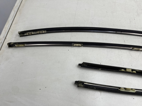 Listwa dachowa Hyundai Grandeur IV 05-11r. dachowa prawa lewa nakładka listwa zgarniająca szyby przedniej KOMPLET Listwa dachowa Hyundai Grandeur IV 05-11r. dachowa prawa lewa nakładka listwa zgarniająca szyby przedniej KOMPLET