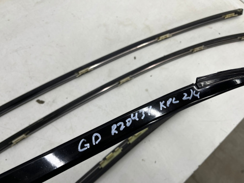 Listwa dachowa Hyundai Grandeur IV 05-11r. dachowa prawa lewa nakładka listwa zgarniająca szyby przedniej KOMPLET Listwa dachowa Hyundai Grandeur IV 05-11r. dachowa prawa lewa nakładka listwa zgarniająca szyby przedniej KOMPLET
