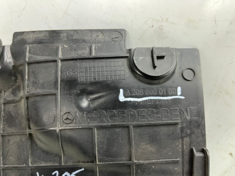 Nadkole Mercedes W205 C-klasa 15-21r. zaślepka na lewe przednie nadkole a2056900100 Nadkole Mercedes W205 C-klasa 15-21r. zaślepka na lewe przednie nadkole a2056900100