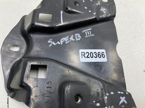Pas przedni Skoda Superb 3 III 15-24r. wzmocnienie mocowanie górne zamka maski łącznik 3v0805489b Pas przedni Skoda Superb 3 III 15-24r. wzmocnienie mocowanie górne zamka maski łącznik 3v0805489b
