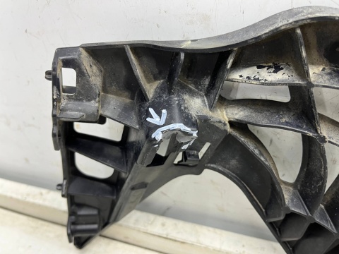 Ślizg BMW G30 G31 przedlift 17-20r. lewe przednie mocowanie zderzaka błotnika wspornik lewy przód 7385347 Ślizg BMW G30 G31 przedlift 17-20r. lewe przednie mocowanie zderzaka błotnika wspornik lewy przód 7385347