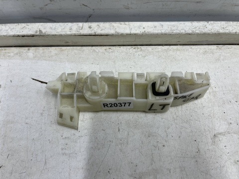 Ślizg Mitsubishi Space Star 12-24r. lewe tylne mocowanie zderzaka wspornik lewy tył t0914-t0 Ślizg Mitsubishi Space Star 12-24r. lewe tylne mocowanie zderzaka wspornik lewy tył t0914-t0