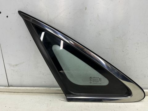 Szyba boczna Hyundai Grandeur IV 05-11r. trójkąt karoseryjna LEWA tylna lewy tył oryginalna chrom Szyba boczna Hyundai Grandeur IV 05-11r. trójkąt karoseryjna LEWA tylna lewy tył oryginalna chrom