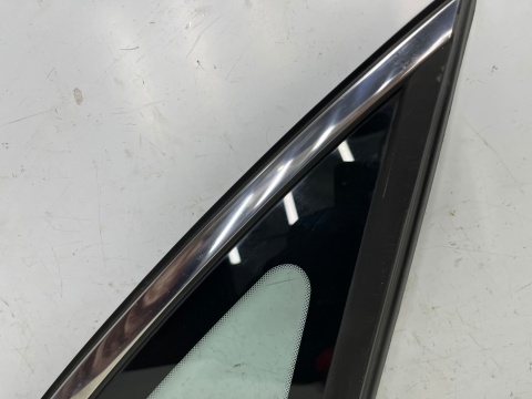 Szyba boczna Hyundai Grandeur IV 05-11r. trójkąt karoseryjna prawa tylna prawy tył oryginalna chrom Szyba boczna Hyundai Grandeur IV 05-11r. trójkąt karoseryjna prawa tylna prawy tył oryginalna chrom