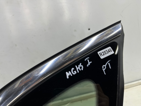 Szyba boczna MG HS I EHS 18r.- trójkąt karoseryjna prawa tylna prawy tył CIEMNA oryginalnie przyciemniona 10400535 Szyba boczna MG HS I EHS 18r.- trójkąt karoseryjna prawa tylna prawy tył CIEMNA oryginalnie przyciemniona 10400535