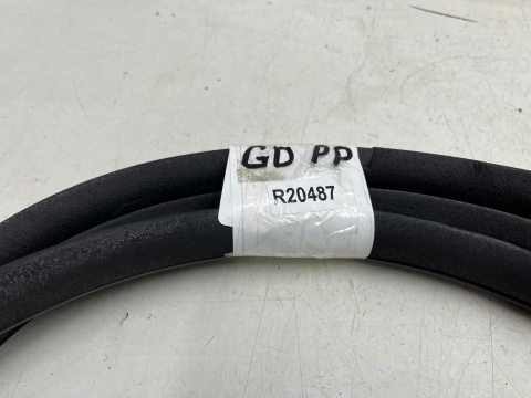 Uszczelka Hyundai Grandeur IV 05-11r. guma prawych przednich drzwi prawy przód NIEUSZKODZONA Uszczelka Hyundai Grandeur IV 05-11r. guma prawych przednich drzwi prawy przód NIEUSZKODZONA