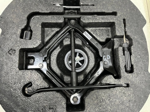 Wkład koła zapasowego Hyundai Grandeur IV Sonata NF 05-11r. winda klucz zestaw narzędzi bagażnika styropian 09149-3k300 Wkład koła zapasowego Hyundai Grandeur IV Sonata NF 05-11r. winda klucz zestaw narzędzi bagażnika styropian 09149-3k300