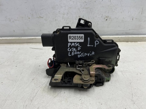 Zamek drzwi VW Passat B5 Golf IV 4 Bora Leon I Octavia I 97-06r. lewy przedni zamek drzwi 8 pin lewy przód Zamek drzwi VW Passat B5 Golf IV 4 Bora Leon I Octavia I 97-06r. lewy przedni zamek drzwi 8 pin lewy przód