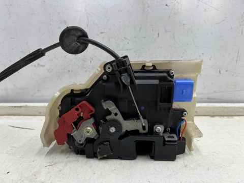 Zamek drzwi VW Touran I 1T0 03-15r. lewy tylny zamek drzwi 7 pin lewy tył 7l0839015d Zamek drzwi VW Touran I 1T0 03-15r. lewy tylny zamek drzwi 7 pin lewy tył 7l0839015d