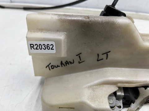 Zamek drzwi VW Touran I 1T0 03-15r. lewy tylny zamek drzwi 7 pin lewy tył 7l0839015d Zamek drzwi VW Touran I 1T0 03-15r. lewy tylny zamek drzwi 7 pin lewy tył 7l0839015d