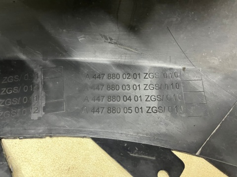 Zderzak przedni Mercedes W447 Vito 3 III 14r.- przód A4478809800 Zderzak przedni Mercedes W447 Vito 3 III 14r.- przód A4478809800